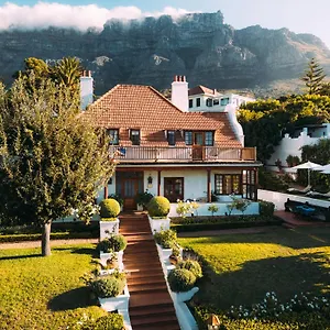 https://acorn-house.hotels-capetown.com