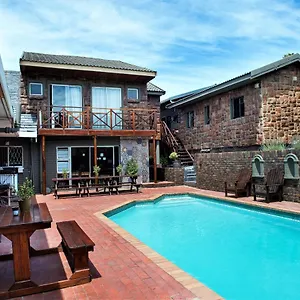 Lungile Backpackers Humewood