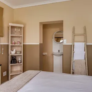 Mill Park Corner Apartment